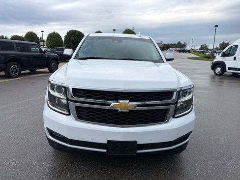 Used 2017 Chevrolet Suburban LT w/ Luxury Package AWD/4WD image 12