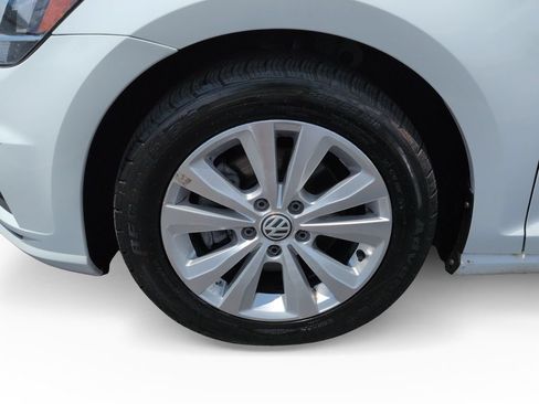 Used 2020 Volkswagen Golf 4-Door FWD image 30