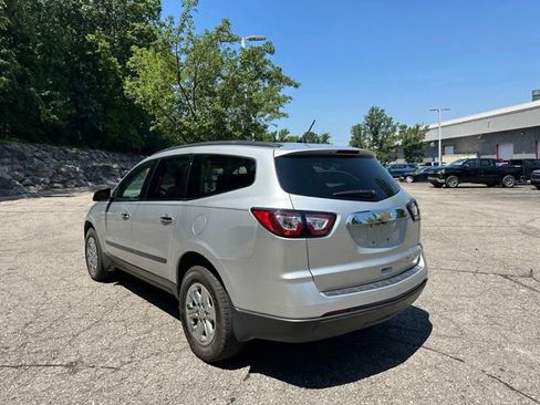 Used 2015 Chevrolet Traverse LS FWD image 3