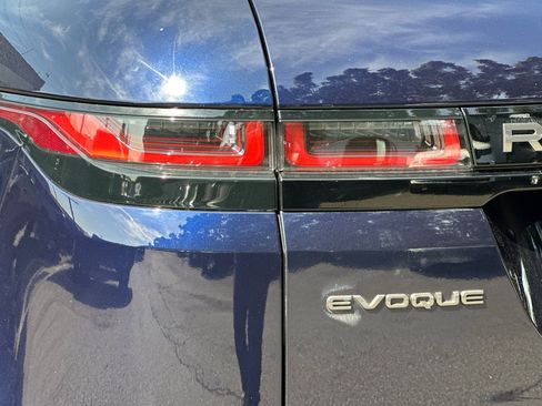 Used 2022 Land Rover Range Rover Evoque R-Dynamic S image 14