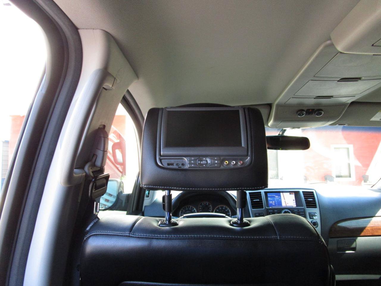 Used 2015 Nissan Armada Platinum RWD image 17