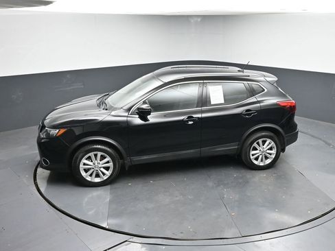 Used 2018 Nissan Rogue Sport SV w/ SV Technology Package image 32