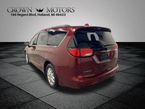 Used 2020 Chrysler Voyager Lxi image 5