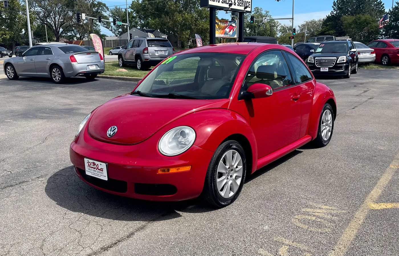 Used 2009 Volkswagen Beetle Coupe FWD image 2