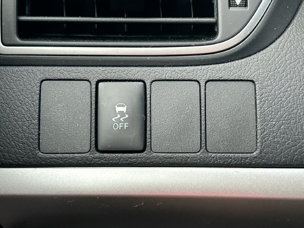 Used 2016 Toyota Camry SE FWD image 31