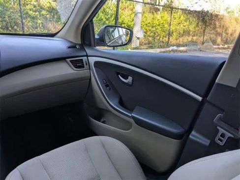Used 2014 Hyundai Elantra GT image 18