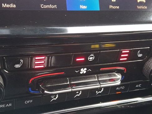 Used 2023 Jeep Grand Cherokee Limited image 26