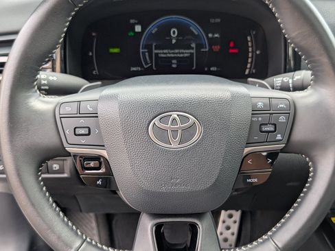 Used 2025 Toyota Camry SE FWD image 18