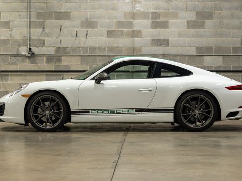 Used 2019 Porsche 911 Carrera T RWD image 4