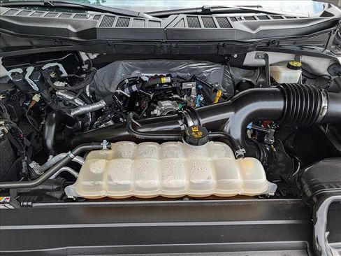 Used 2022 Ford F150 Lariat w/ Equipment Group 502A High AWD/4WD image 12