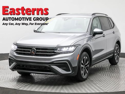 Used 2024 Volkswagen Tiguan S image 1