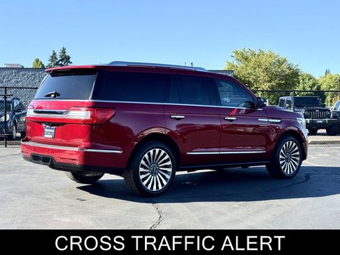 Used 2018 Lincoln Navigator Reserve w/ Technology Package AWD/4WD image 8