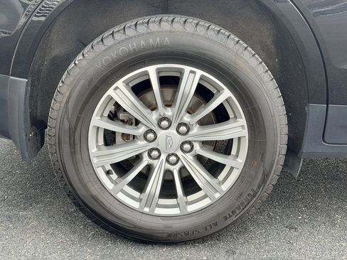 Used 2018 Cadillac XT5 Luxury image 26