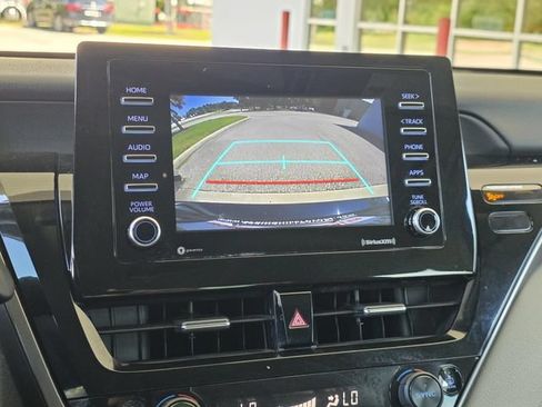 Used 2022 Toyota Camry LE FWD image 12