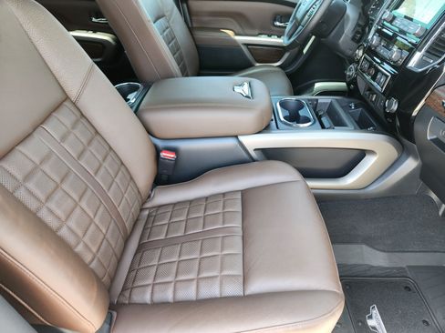 Used 2024 Nissan Titan Platinum Reserve w/ Moonroof Package AWD/4WD image 12