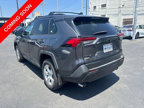 Used 2019 Toyota RAV4 XLE w/ Carpet Mat Package FWD image 8