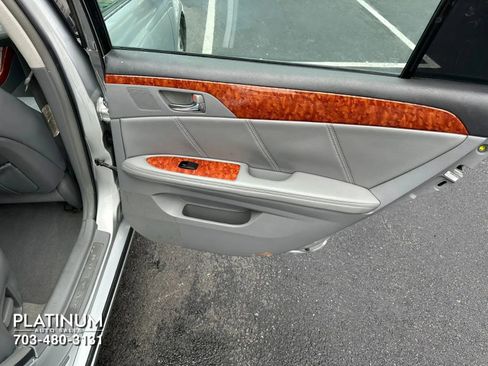 Used 2006 Toyota Avalon Limited FWD image 17
