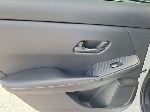 Used 2024 Nissan Sentra SV FWD image 13