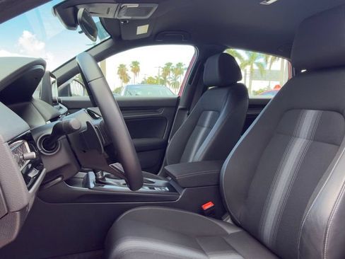 Used 2023 Honda Civic Sport image 4