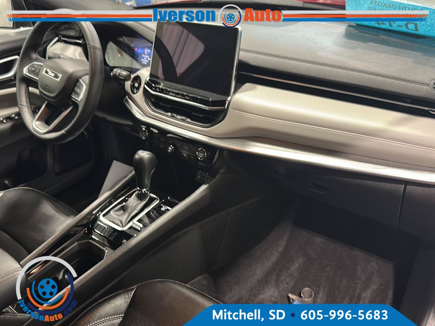 Used 2025 Jeep Compass Limited AWD/4WD image 30
