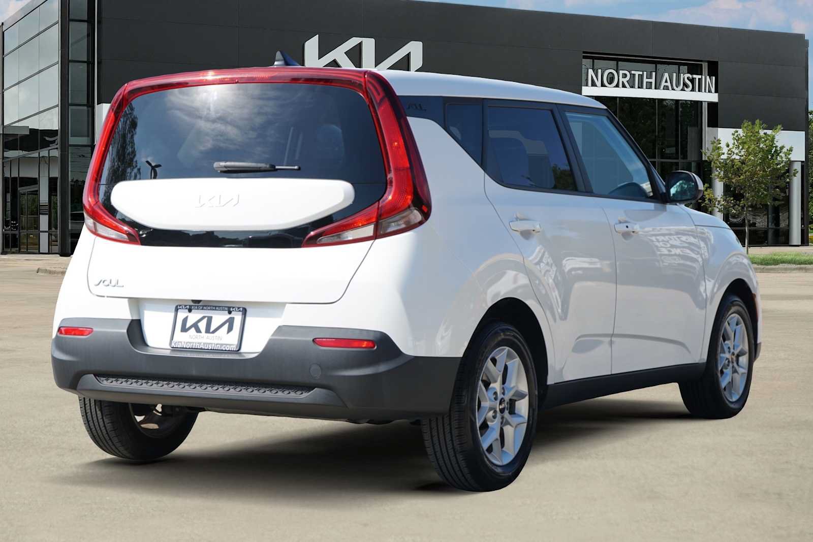 Certified 2022 Kia Soul S FWD image 5