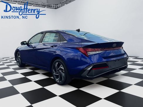 Used 2024 Hyundai Elantra Limited FWD image 3