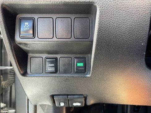 Used 2018 Nissan Rogue Sport SV image 30