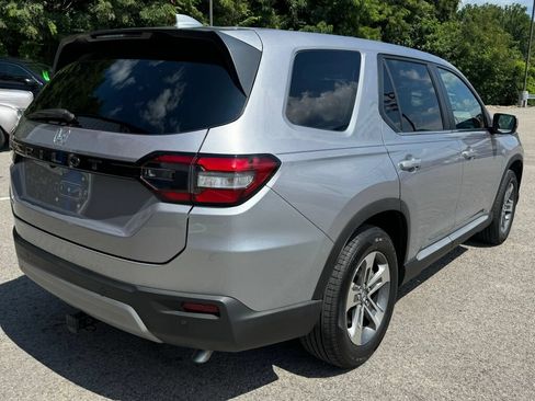 Used 2025 Honda Pilot EX-L image 7