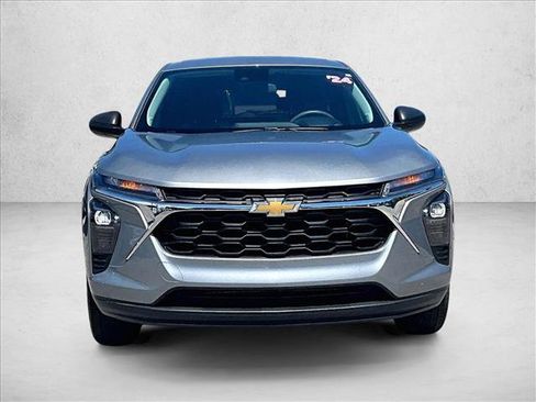 Used 2024 Chevrolet Trax LS FWD image 3