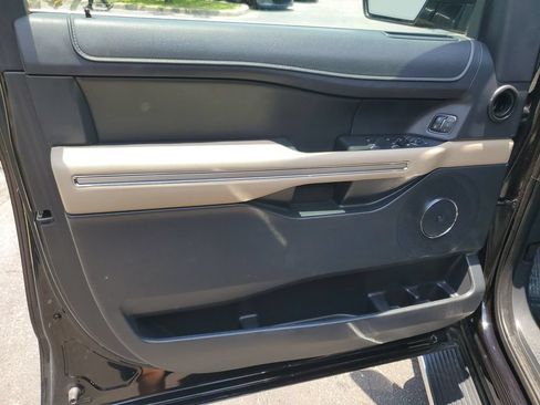 Used 2022 Ford Expedition Max Limited RWD image 19