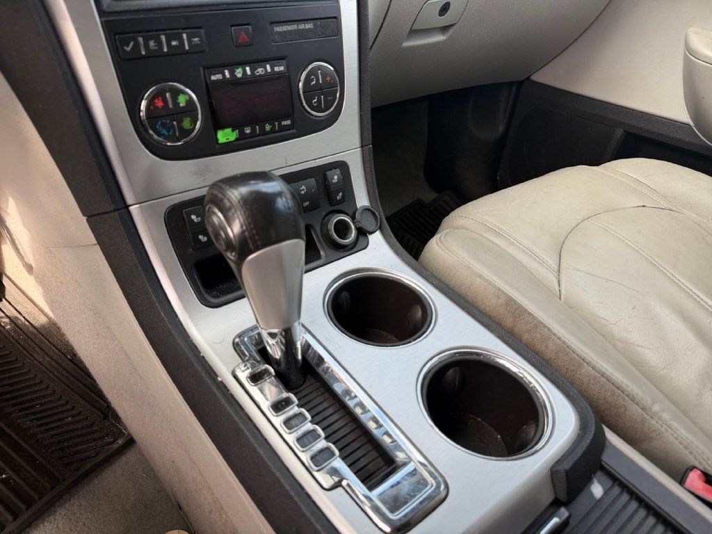 Used 2011 GMC Acadia SLT AWD/4WD image 28