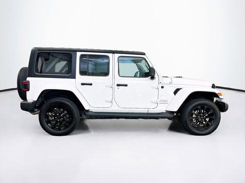 Used 2023 Jeep Wrangler Unlimited Sahara w/ Cold Weather Group AWD/4WD image 10