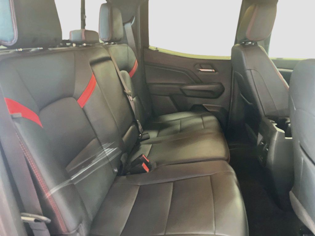Used 2025 Chevrolet Colorado Z71 w/ Z71 Convenience Package 2 AWD/4WD image 28