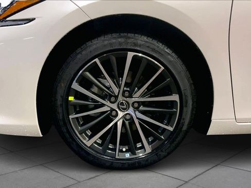 New 2025 Lexus ES 350 w/ Premium Package image 11