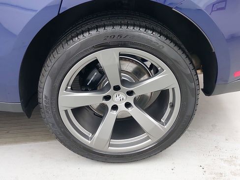 Certified 2026 Porsche Macan image 35