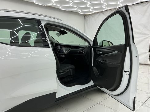 Used 2022 Chevrolet Bolt EUV LT w/ Driver Confidence Package FWD image 17