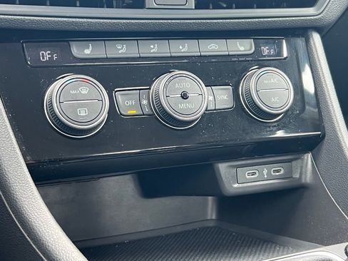 Used 2024 Volkswagen Jetta SE image 24