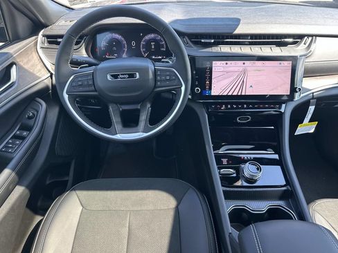 New 2026 Jeep Grand Cherokee Altitude AWD/4WD image 19