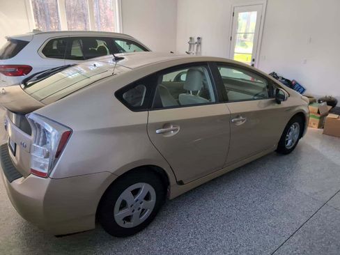 Used 2011 Toyota Prius Three w/ Navigation Pkg image 2