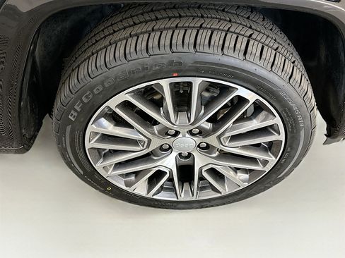 Used 2022 Jeep Compass Limited w/ Elite Group AWD/4WD image 11