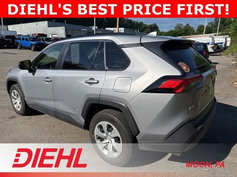 Used 2019 Toyota RAV4 LE AWD/4WD image 4
