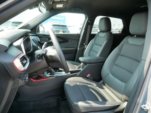 Used 2023 Chevrolet TrailBlazer RS AWD/4WD image 34