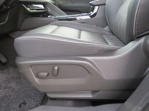 Used 2023 Buick Envision Avenir image 16