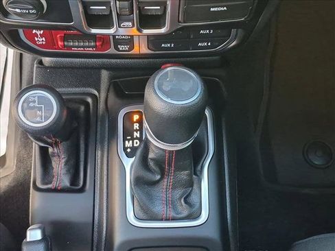 Used 2023 Jeep Wrangler Unlimited Rubicon w/ Cold Weather Group AWD/4WD image 12