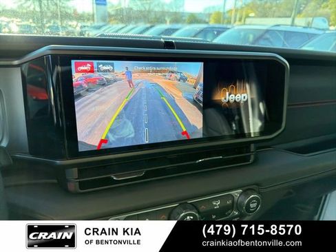 Used 2024 Jeep Wrangler Unlimited Rubicon image 16