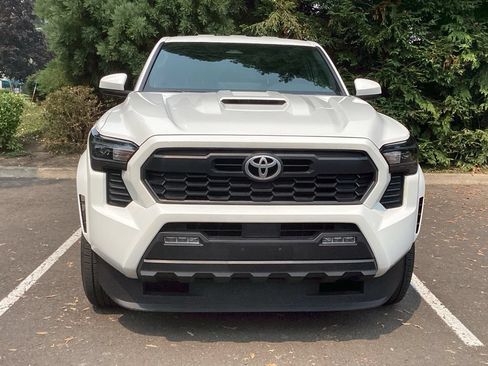 Certified 2024 Toyota Tacoma TRD Sport AWD/4WD image 18