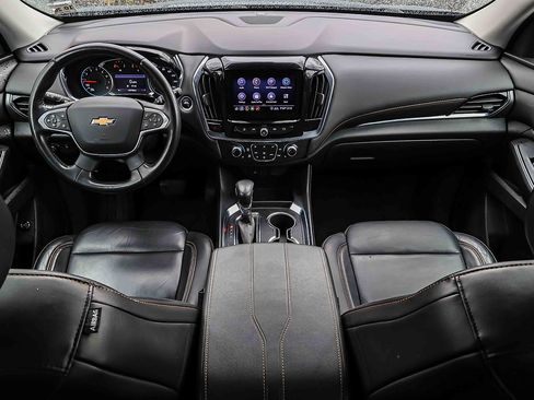 Used 2021 Chevrolet Traverse LT image 20