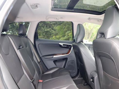 Used 2017 Volvo XC60 T5 Inscription w/ Advanced Package AWD/4WD image 39