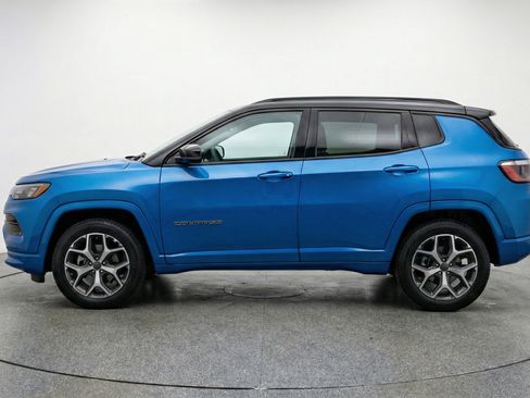 Used 2025 Jeep Compass Limited AWD/4WD image 5