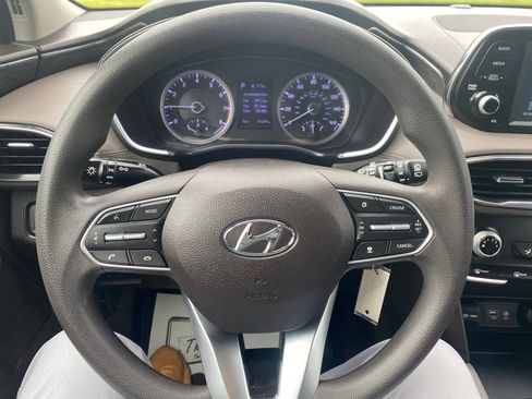 Used 2020 Hyundai Santa Fe SE FWD image 17